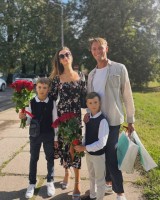 Виктор Сейко с супругой и сыновьями, 2024 год